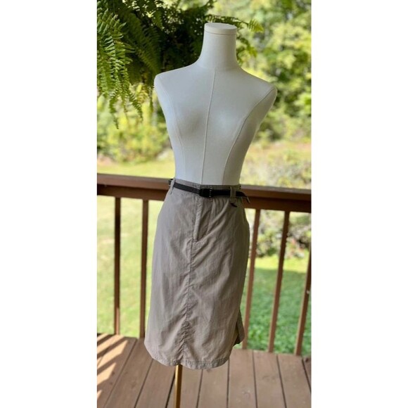 REI Dresses & Skirts - REI Women’s UPF 30+ Convertible Roll-Up Cargo Hiking Skirt